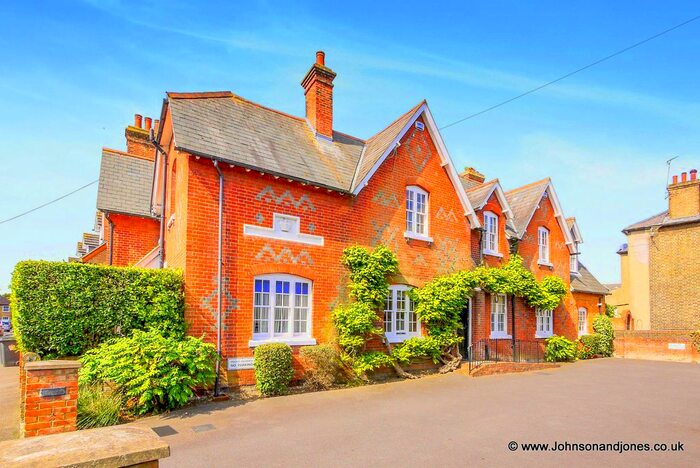 2 Bedroom Flat To Rent In Eastworth Road, Chertsey, KT16