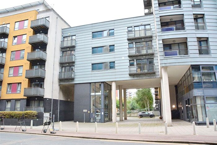 3 Bedroom Flat To Rent In Norman Road, London, SE10