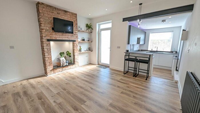 2 Bedroom Apartment To Rent In Meadow Lane, Nottingham, NG2