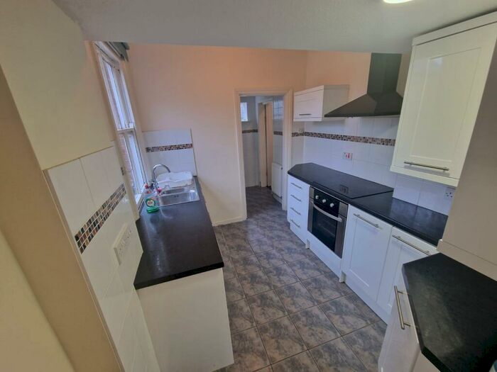 2 Bedroom Apartment To Rent In Court Oak Road, Birmingham, B17