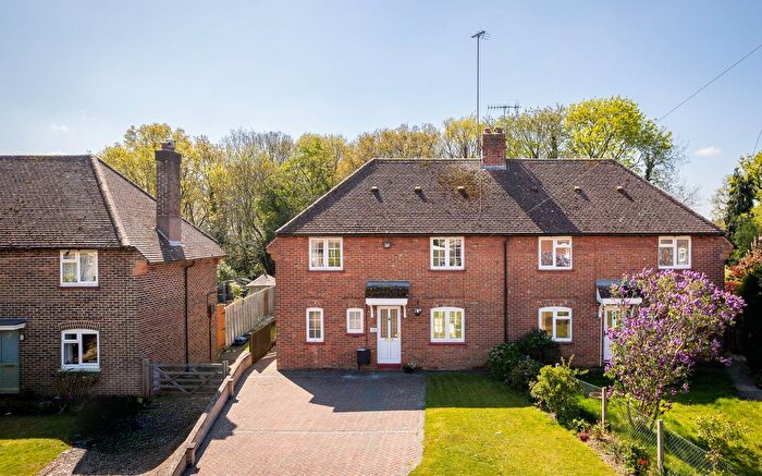 3 Bedroom Flat For Sale In Pollards Oak Road, Oxted, RH8