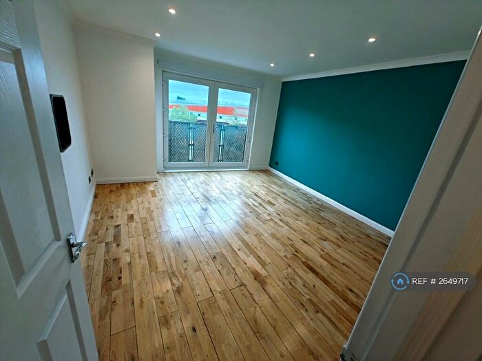 2 Bedroom Flat To Rent In Craighall Road, Glasgow, G4