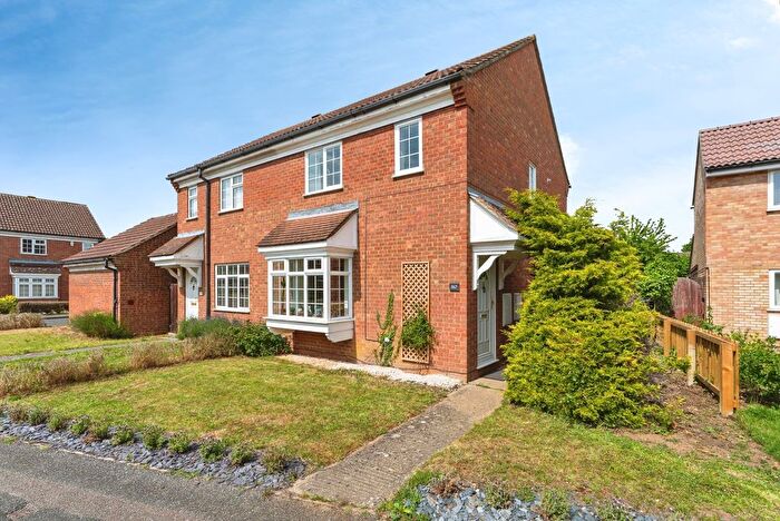3 Bedroom Semi Detached House For Sale In The Rowans, Milton, Cambridge, Cambridgeshire, CB24