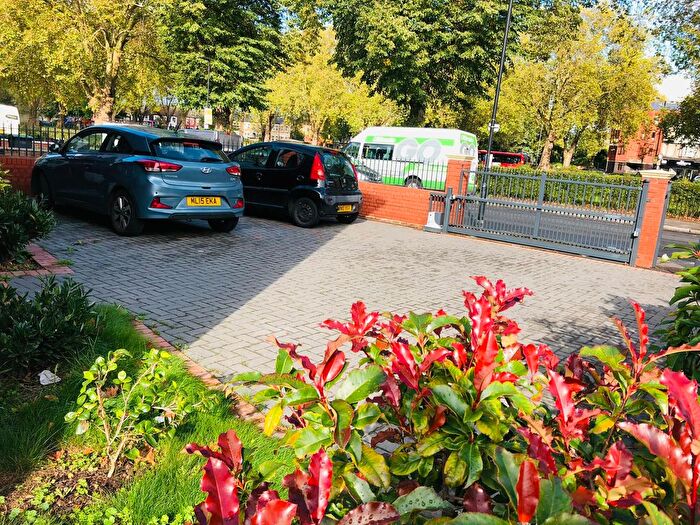 1 Bedroom Flat To Rent In Willoughby Road, London, N8