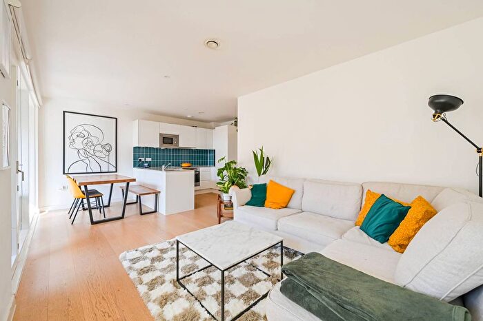 2 Bedroom Flat For Sale In Bute House, Isle Of Dogs, London, E14