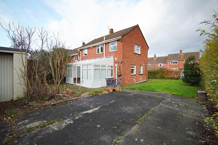 3 Bedroom End Of Terrace House To Rent In Tilling Road, Horfield, BS10