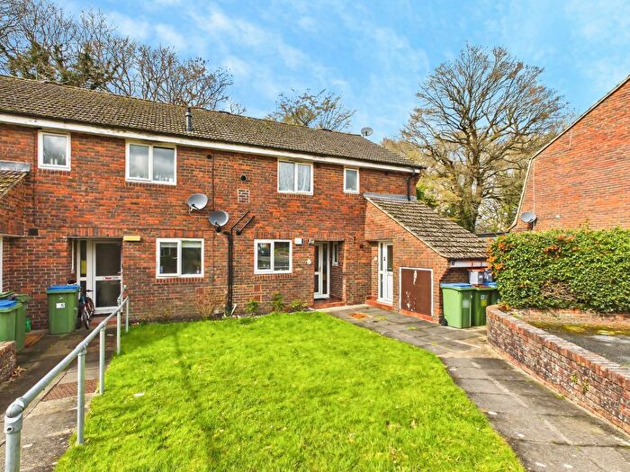 1 Bedroom Flat For Sale In Cook Road, Horsham, West Sussex, RH12