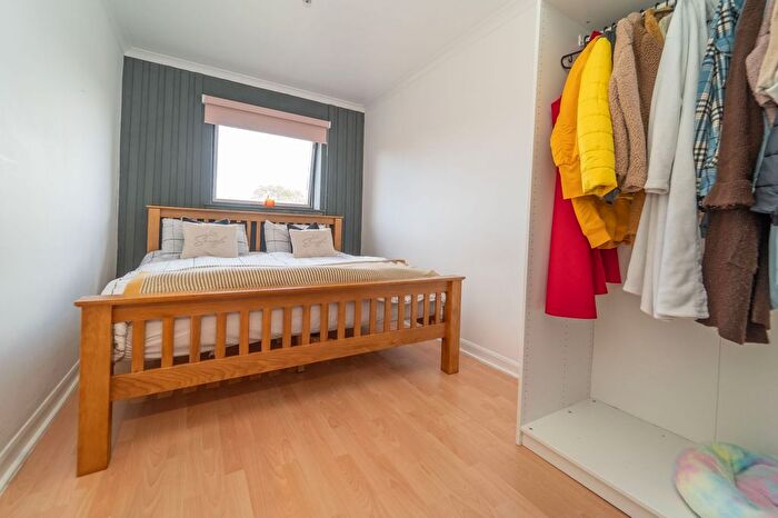 2 Bedroom Flat For Sale In Redhouse Court, Blackburn, EH47