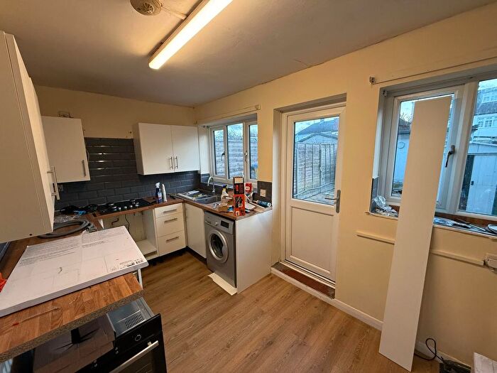 3 Bedroom Terraced House To Rent In Ford Lane, Rainham, RM13