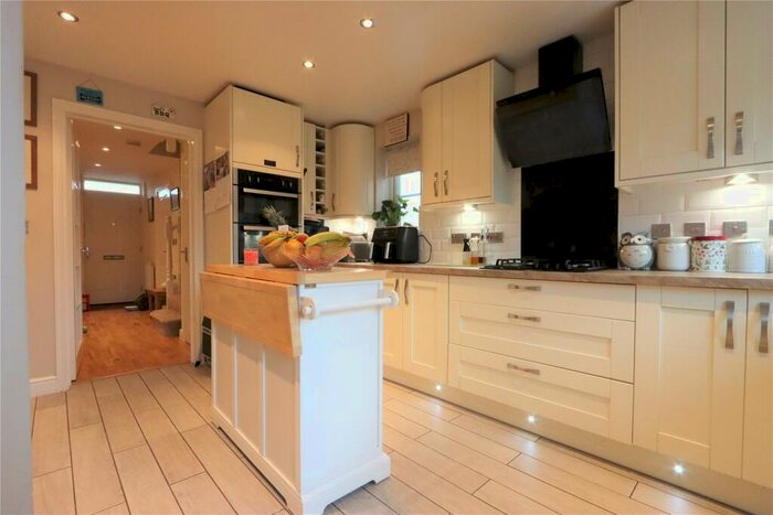 4 Bedroom Detached House For Sale In Goddards Close, Farnborough, Hampshire, GU14
