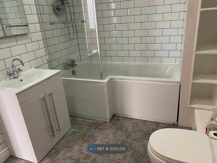 1 Bedroom Maisonette To Rent In C Linkfield Corner, Redhill, RH1