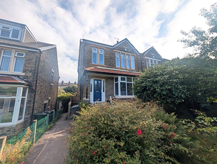 5 Bedroom Semi Detached House For Sale In Redburn Drive, Shipley, BD18