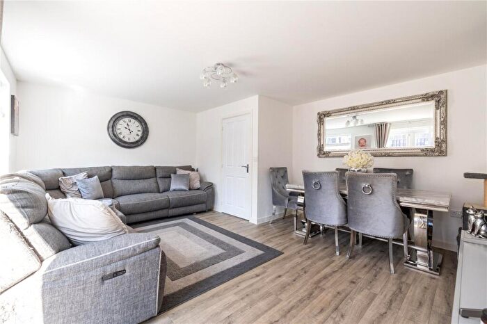 3 Bedroom Semi-Detached House For Sale In Cornfield Drive, Gravesend, Kent, DA11