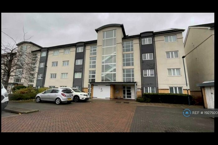 2 Bedroom Flat To Rent In Fantail Close, London, SE28