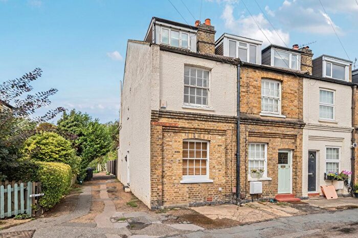 3 Bedroom Semi-Detached House For Sale In Church Walk, Weybridge, KT13