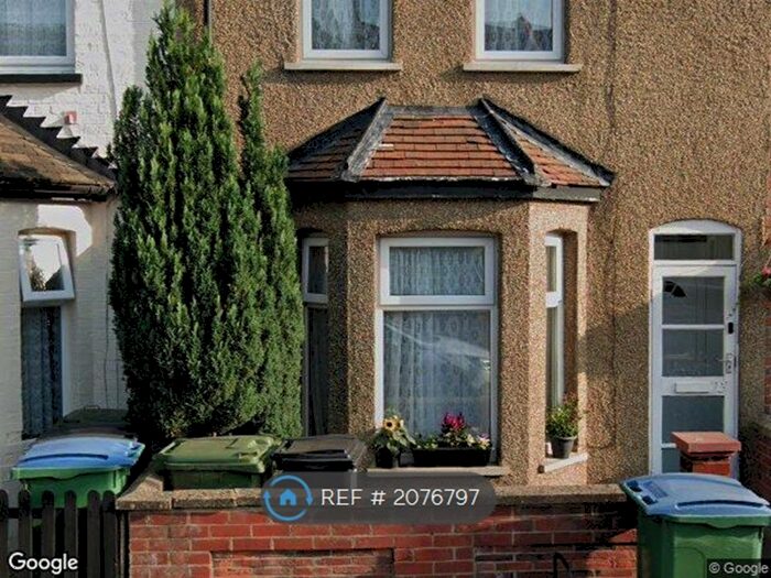 3 Bedroom Terraced House To Rent In Kings Avenue, Watford, WD18