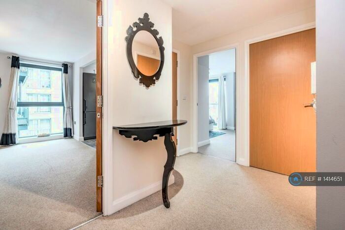 2 Bedroom Flat To Rent In Mckenzie Court, Maidstone, ME14