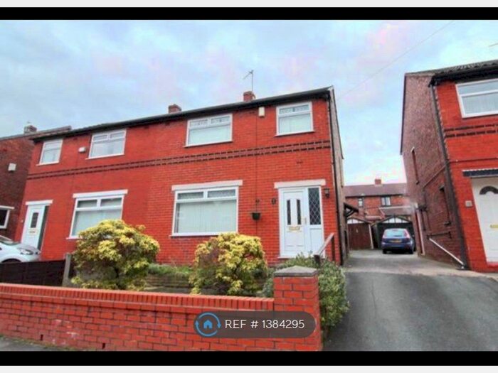 3 Bedroom Semi-Detached House To Rent In Chapelfield Drive, Worsley, Manchester, M28