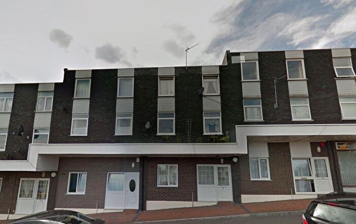 2 Bedroom Flat To Rent In Lammermoor Avenue, Birmingham, B43