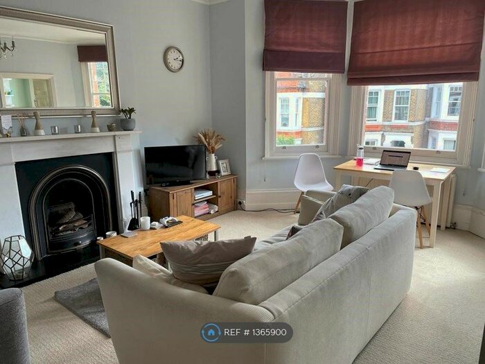 1 Bedroom Flat To Rent In Aydarth Court, Putney, London, SW15