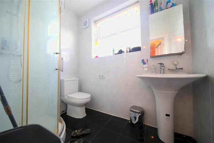 3 Bedroom Maisonette To Rent In Firtree Walk, Enfield, EN1