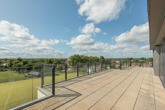 3 Bedroom Flat To Rent In Pinewood Gardens, Teddington, TW11