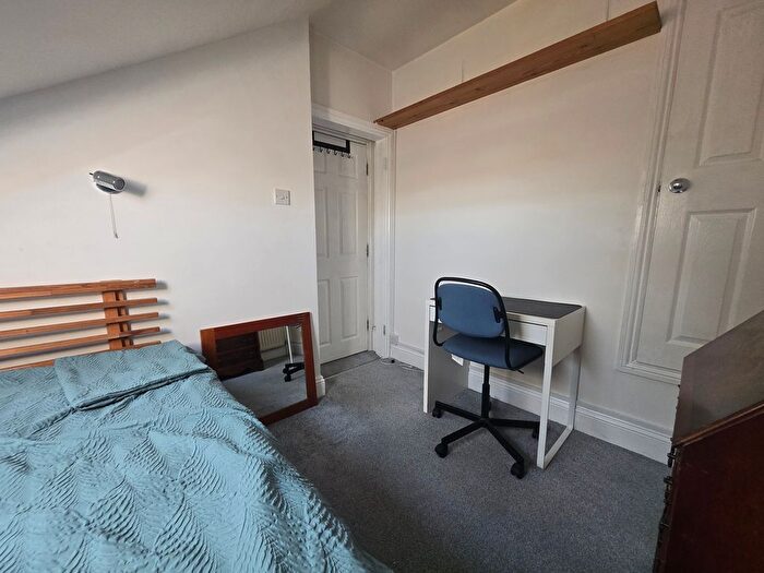 1 Bedroom Flat To Rent In Denmark Villas, Hove, BN3