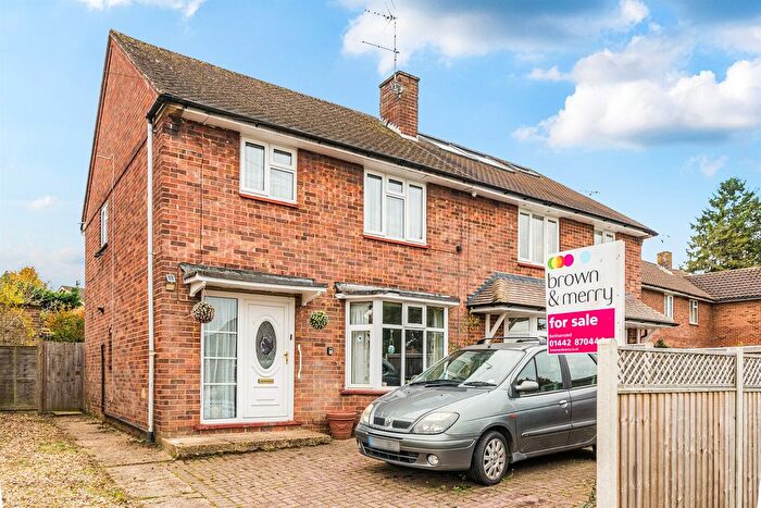 3 Bedroom Semi-detached House For Sale In Ridgeway, Berkhamsted, HP4