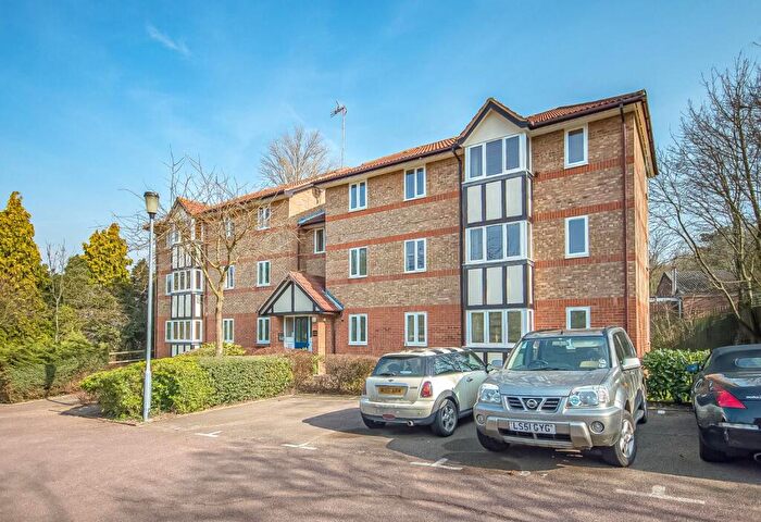 2 Bedroom Apartment To Rent In Deer Close, Hertford, SG13