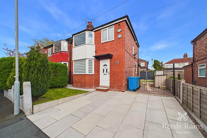 3 Bedroom Semi Detached House For Sale In Brogan Street, Manchester, Greater Manchester, M18