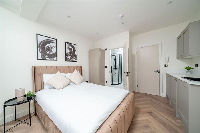 Studio To Rent In Sherwood Avenue, London, SW16