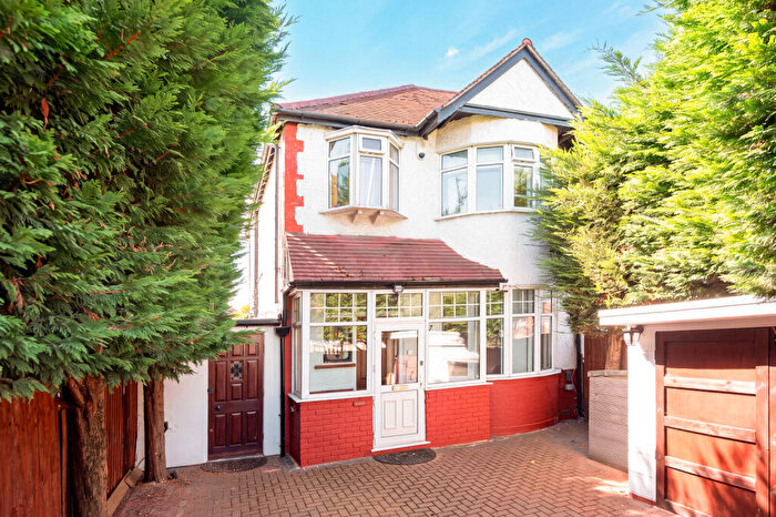 3 Bedroom Semi-Detached House For Sale In Great North Way, Hendon, London, NW4
