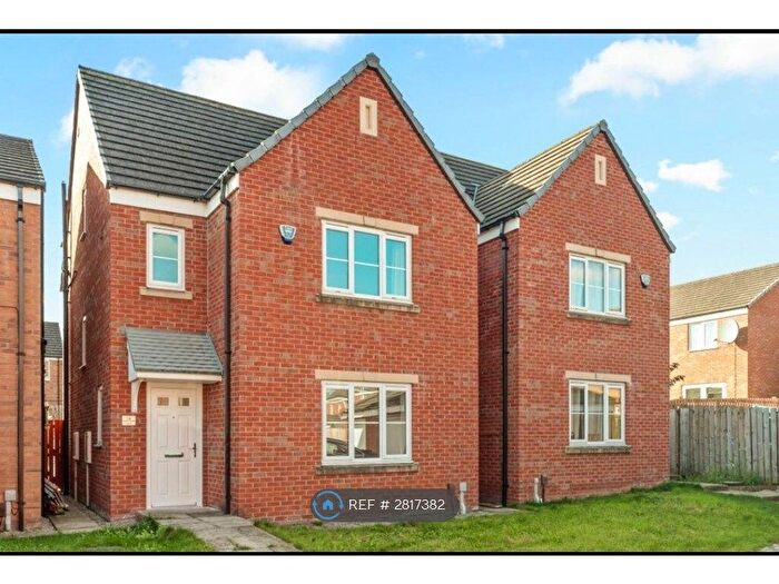 4 Bedroom Detached House To Rent In Pennwell Garth, Leeds, LS14