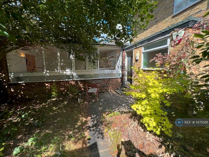 Studio To Rent In Mottingham Lane, London, SE9