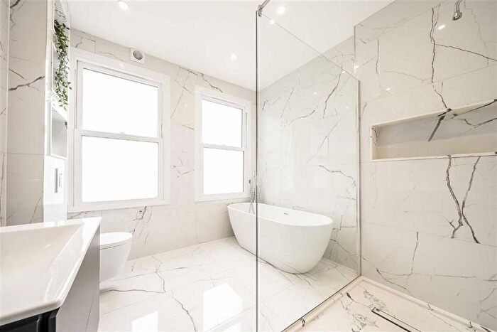 4 Bedroom Property To Rent In Kingston Road, Teddington, TW11