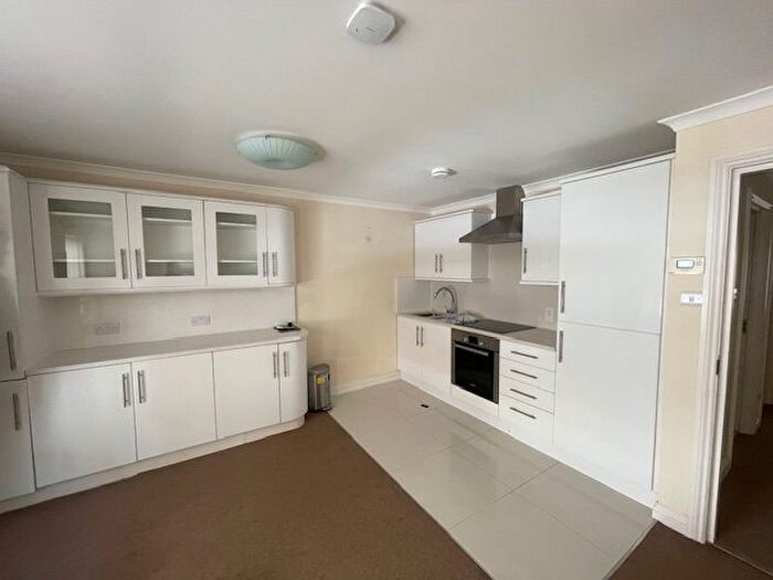 3 Bedroom Flat To Rent In Belgrave Mews North, London, SW1X