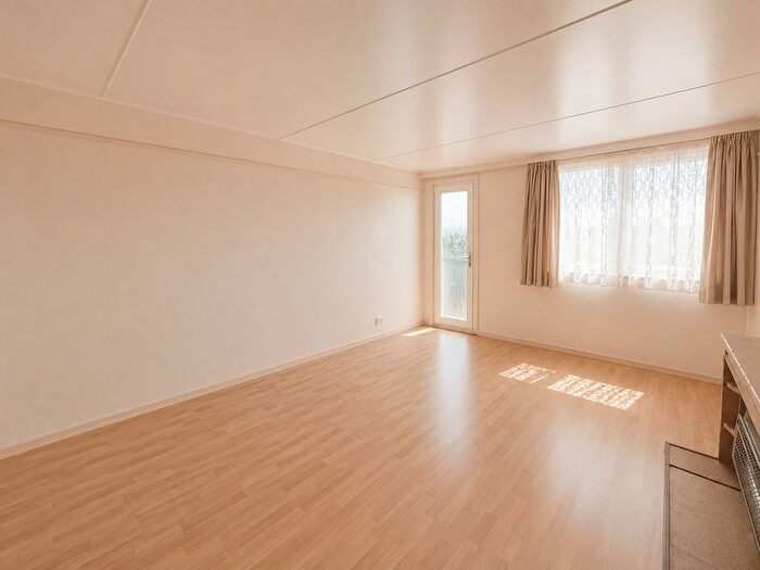 2 Bedroom Flat To Rent In Samson Close, Gosport, Hampshire, PO13