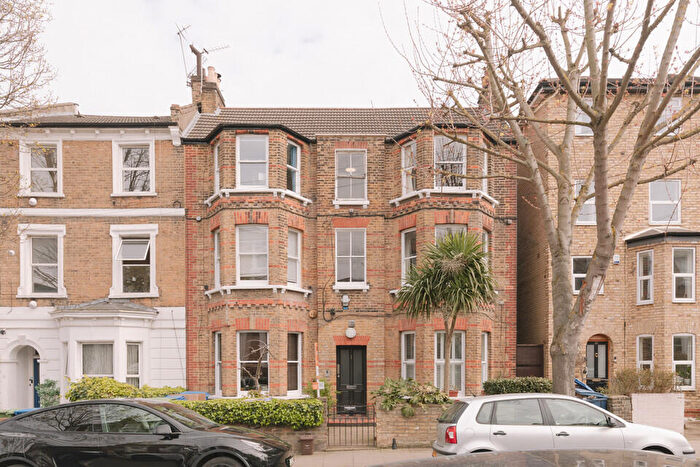3 Bedroom Flat For Sale In Talfourd Road, Peckham Rye, SE15