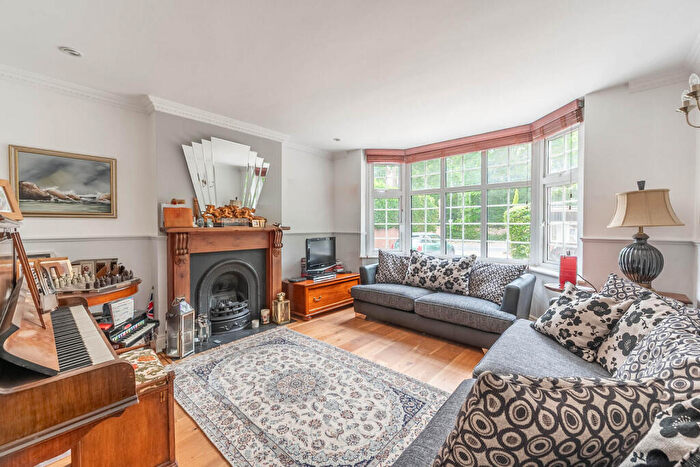 4 Bedroom Detached House For Sale In Brookshill, Harrow Weald, Harrow, HA3