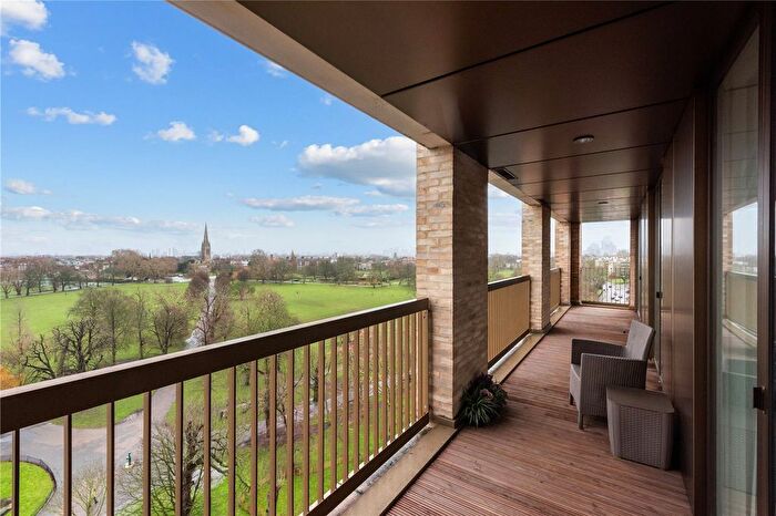 2 Bedroom Flat For Sale In Murrain Road, London, N4