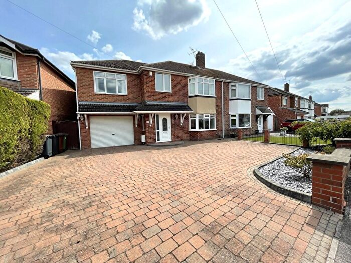 4 Bedroom Semi-Detached House To Rent In Gregg Hall Crescent, Lincoln, LN6