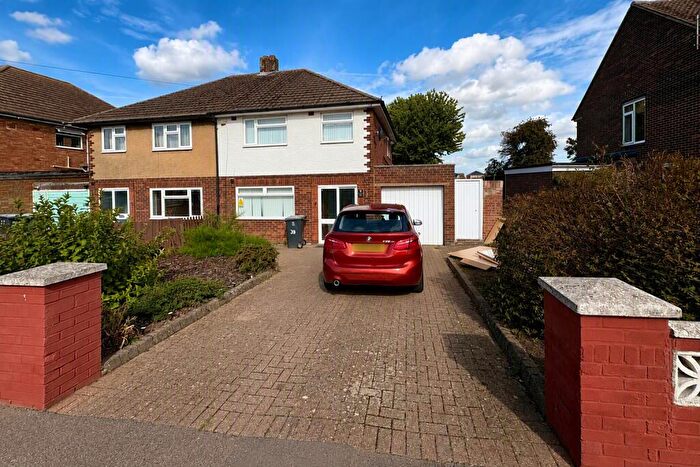 3 Bedroom House To Rent In Stratton Way, Biggleswade, SG18