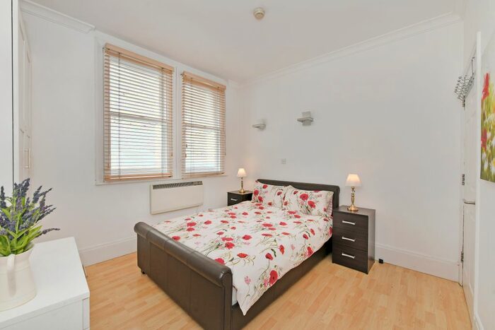 1 Bedroom Flat To Rent In White Horse Street, Mayfair, W1J