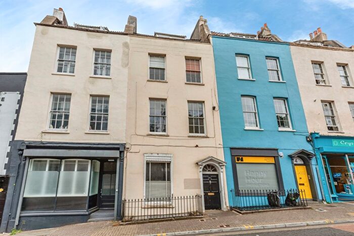 2 Bedroom Flat For Sale In Lower Park Row, Bristol, BS1