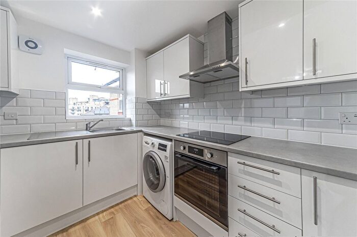 2 Bedroom Flat To Rent In Basevi Way, London, SE8