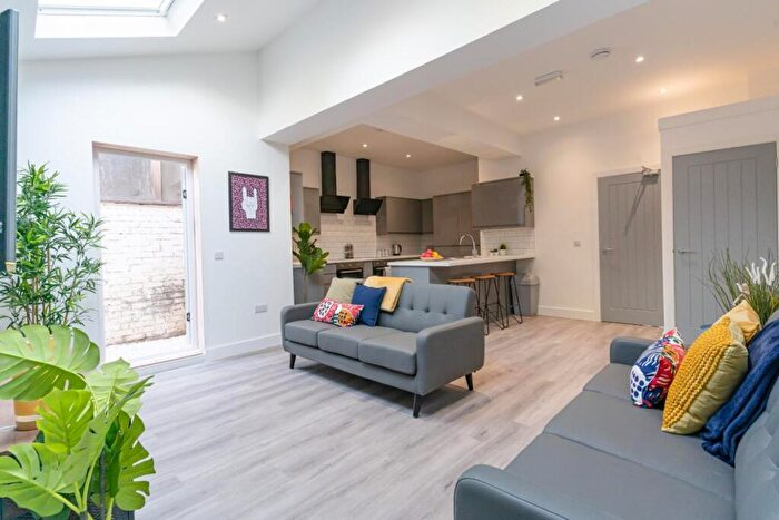 8 Bedroom Terraced House To Rent In Orchard Road, Southsea, Portsmouth, PO4