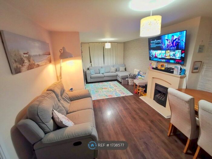 3 Bedroom End Of Terrace House To Rent In Iolanthe Drive, Exeter, EX4