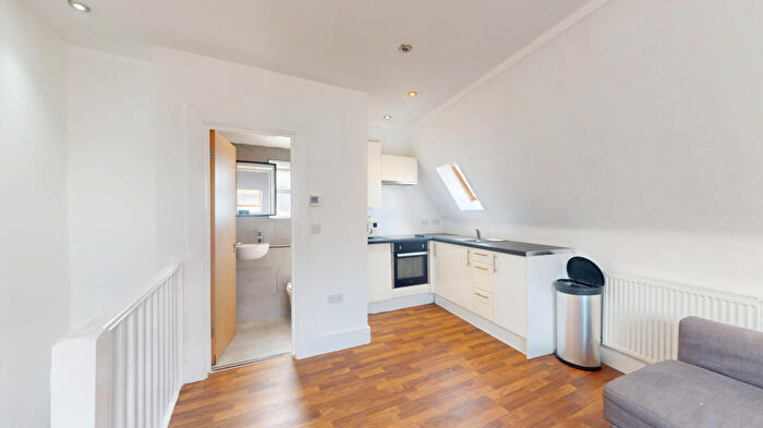 Studio To Rent In Bacon Street, E1