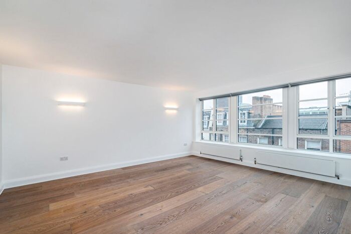 2 Bedroom Flat To Rent In Clarges Street, London, W1J