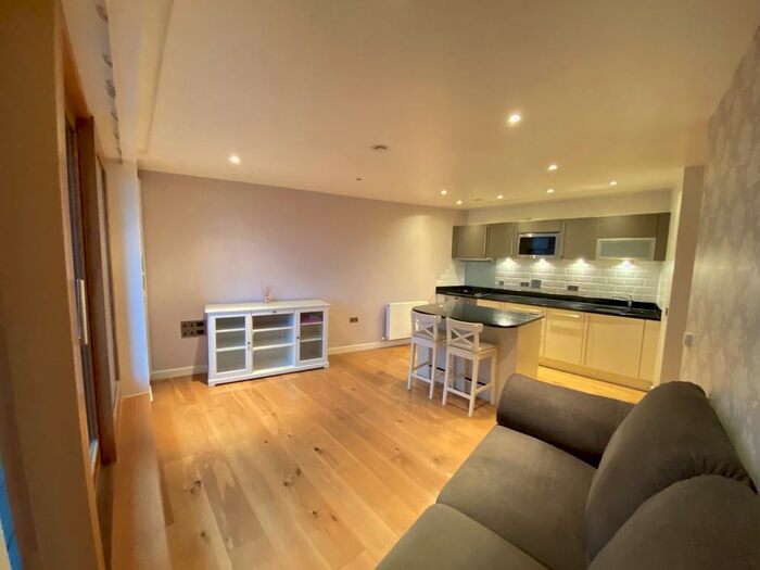 1 Bedroom Apartment To Rent In Candle House, Granary Wharf, Leeds City Centre, LS1